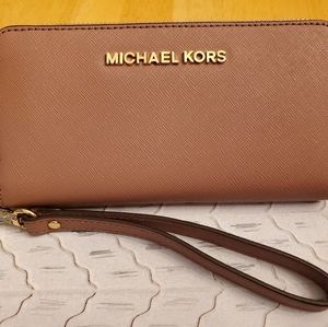 Michael Kors Wristlet